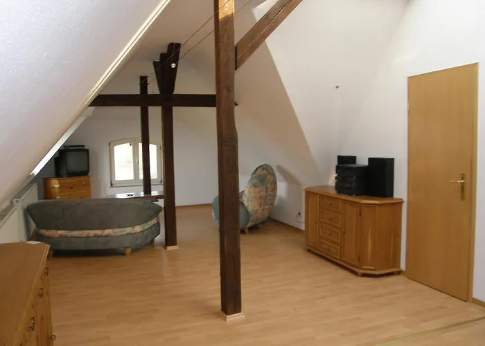 Bellevue Apartment *