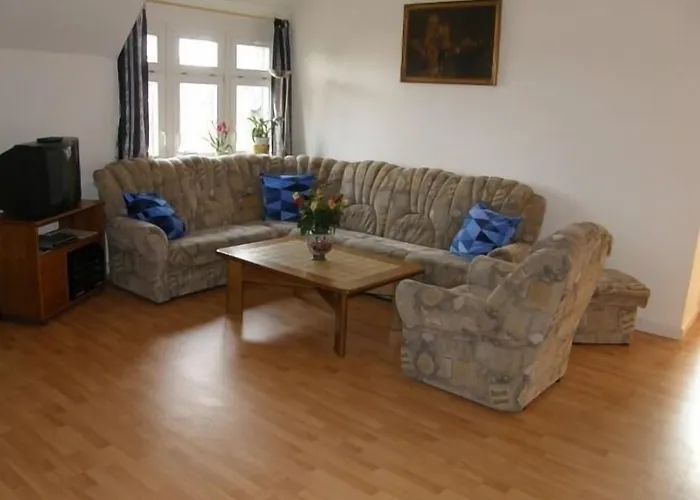 Bellevue Apartment *