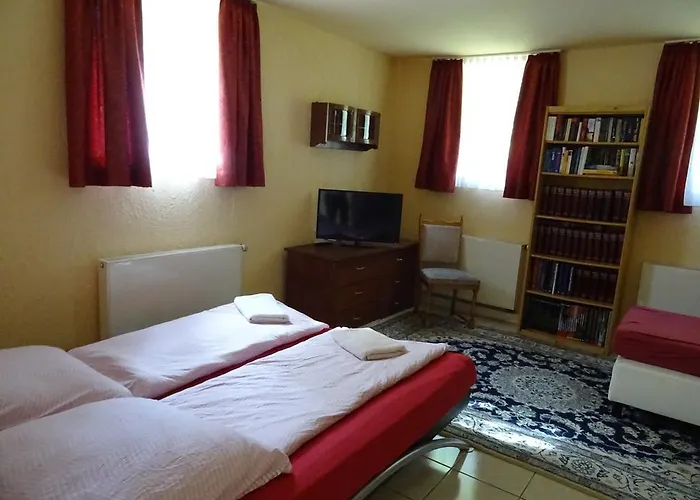 Bellevue Apartment *