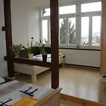 Bellevue Apartment *
