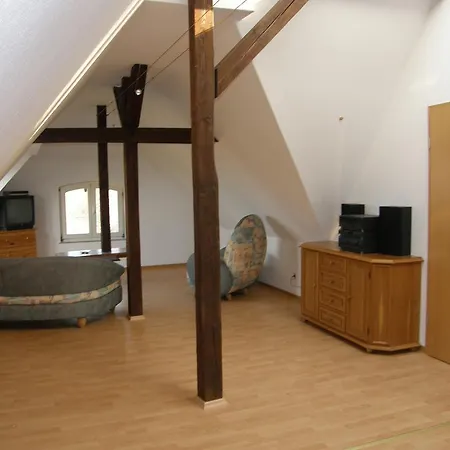Bellevue Apartment *